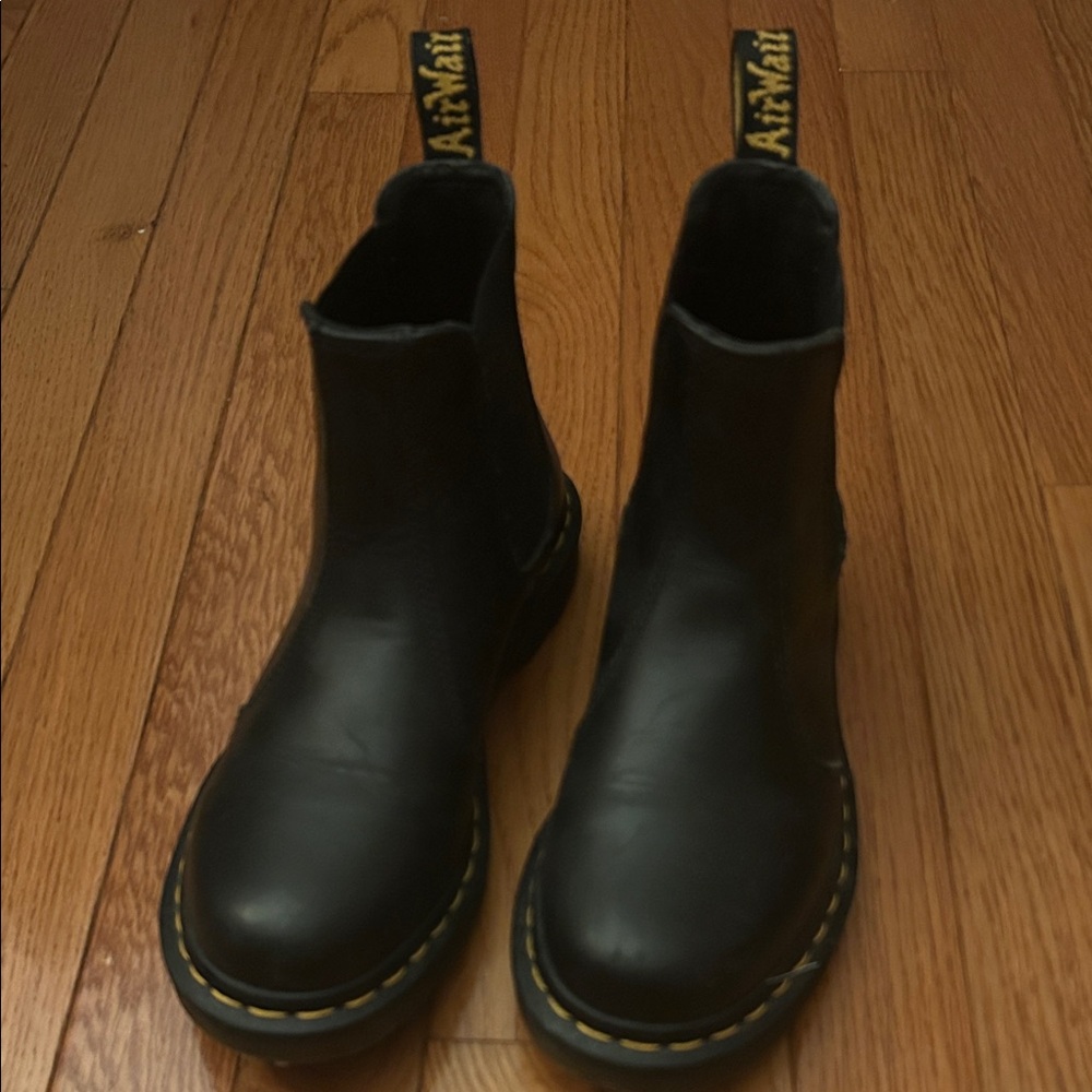 Dr. Martins Air Wair Chelsea Boots